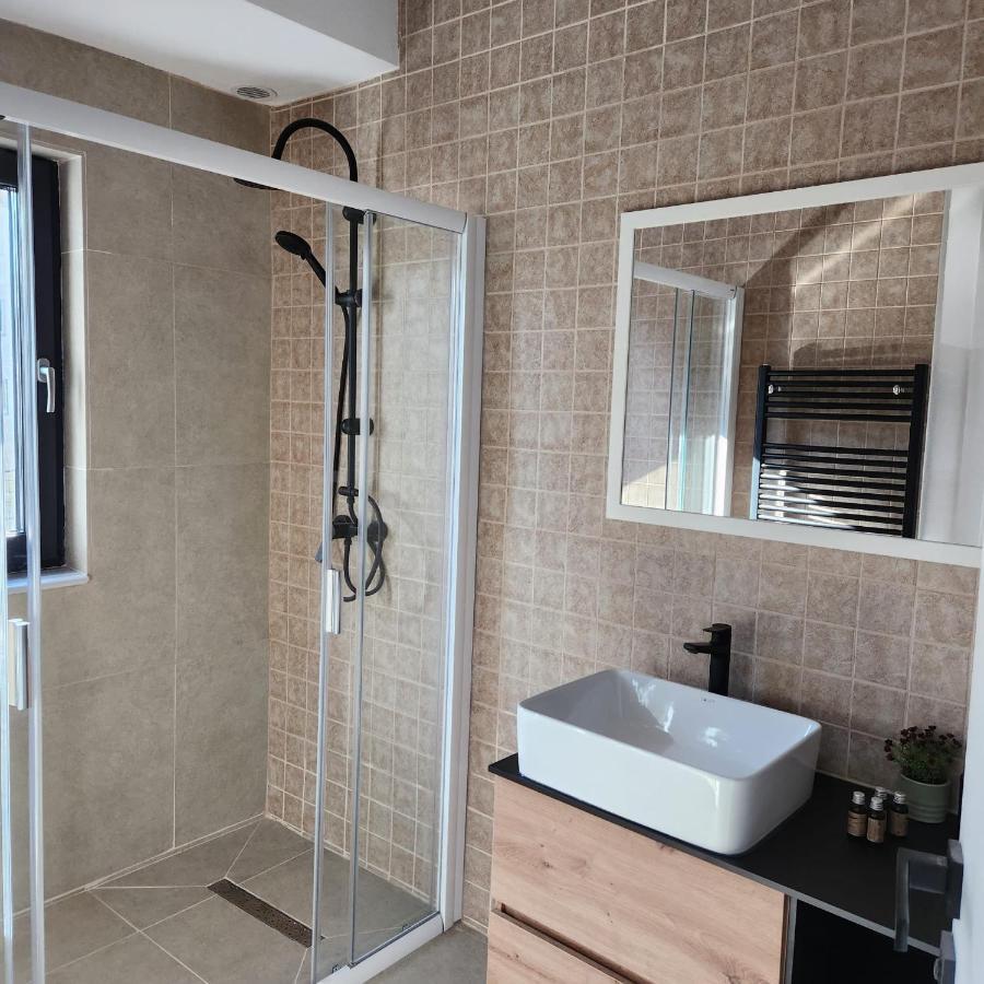 My Room Accommodation Curtea de Argeş المظهر الخارجي الصورة